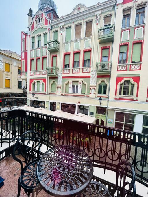 Hidden Gem In The Old Town Apartment Timisoara Exterior photo